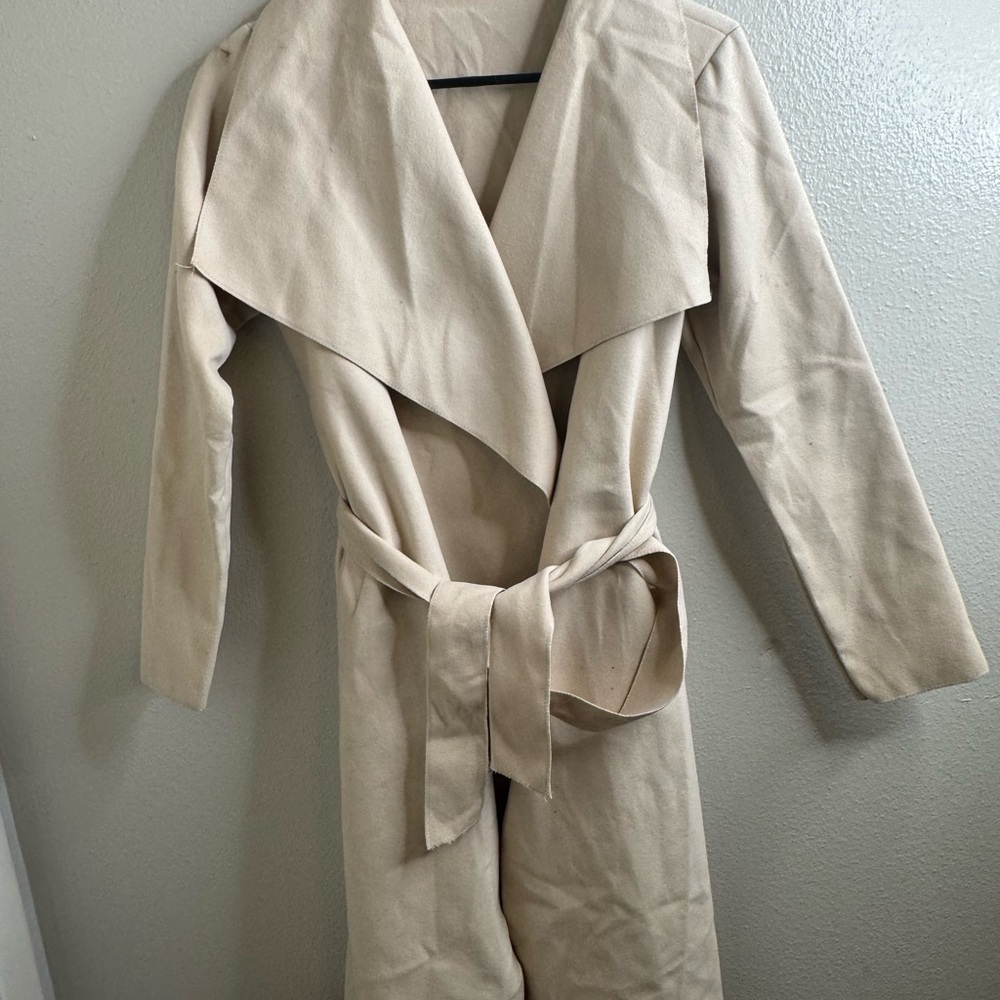 PrettyLittleThing Cream Wrap Belted Trench Coat - Picture 7 of 9
